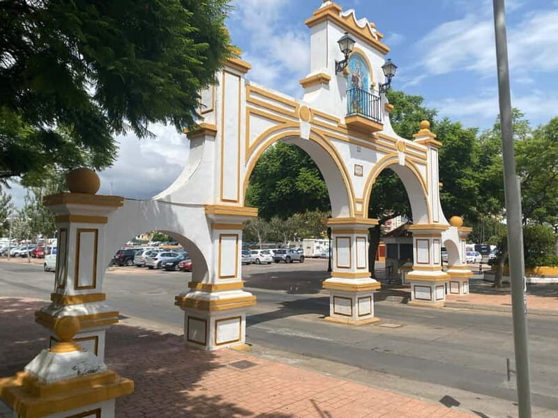 Fuengirola: Private e-bike tour in Fuengirola town and promenade - The Sum Up