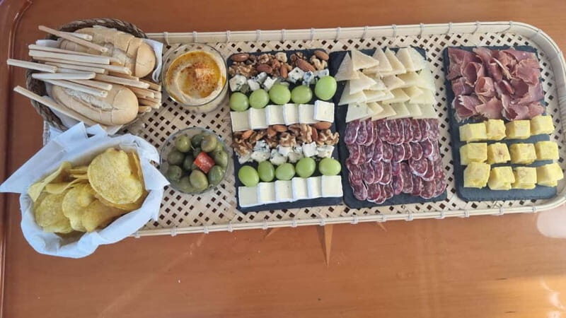 Fuengirola: Sunset Boat Tour - Cocktail Dinner & Champagne - The Cruise: A Sunset Adventure