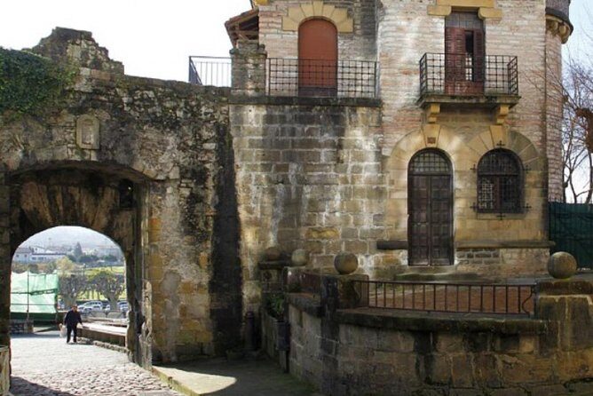 Fuenterrabia, San Juan and San Pedro with pintxos in the Gran Sol - FAQs