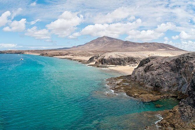 Fuerteventura: Ferry ticket to Lanzarote with free wifi - Key Points