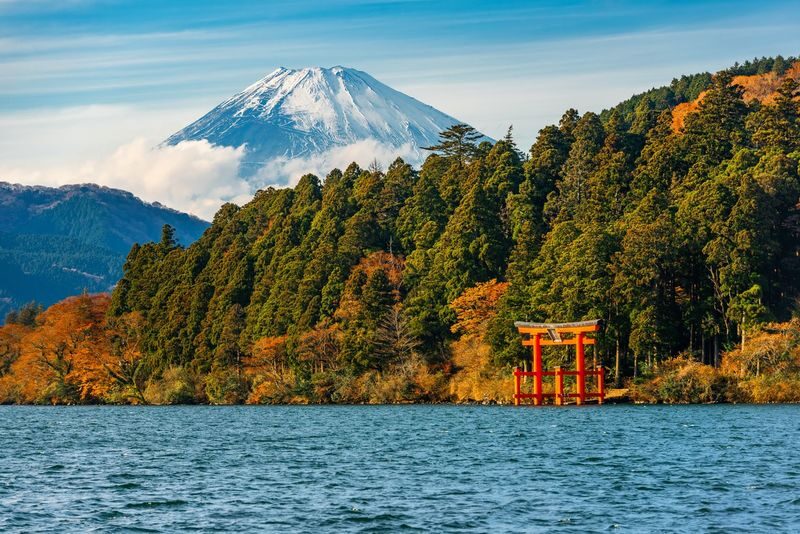 Fuji Hakone Day Trip | Hakone Pirate Ship, Hakone Ropeway, Hakone Shrine, Stroll Enoshima | Departure from Tokyo Shinjuku - The useful details at a glance