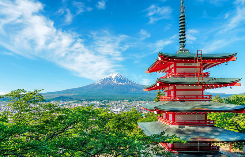 Fuji Photography Tour: Arakurayama Sengen Park, Hikawa Clock Shop, Oshino Hakkai, the most beautiful Lawson convenience store, and Lake Kawaguchiko Oishi Park (Departure from Tokyo). - Oshino Hakkai: spring water and eight ponds