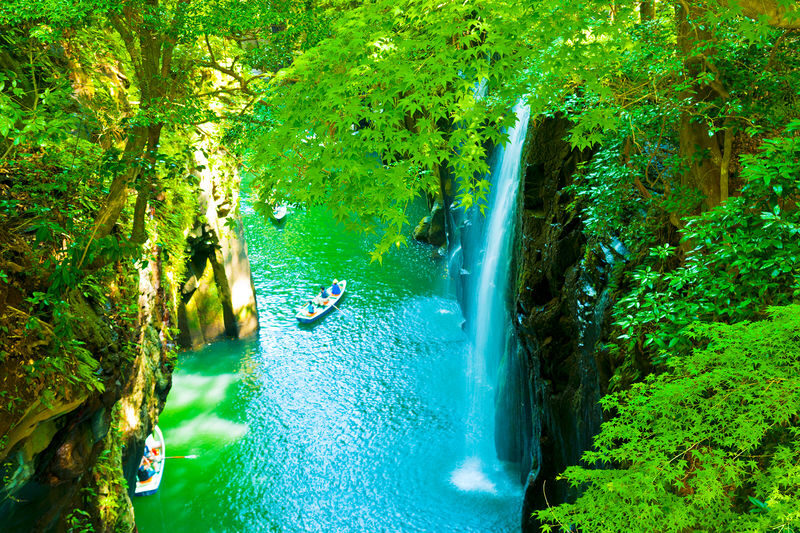 Fukuoka Aso Takachiho Gorge Day Tour (including boat ride experience) - How the guide shapes the day