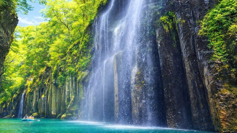 Fukuoka Takachiho Gorge & Amanoiwato Shrine Full-Day Guided Tour - Why Takachiho makes a worthwhile day trip