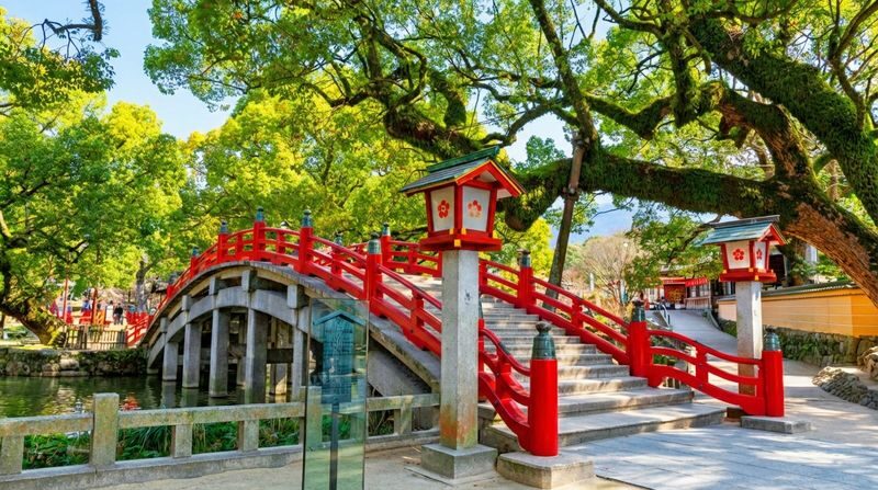 Fukuoka Yanagawa River Cruise & Meoto Iwa Full-Day Tour - Meoto Iwa and the Itoshima coast