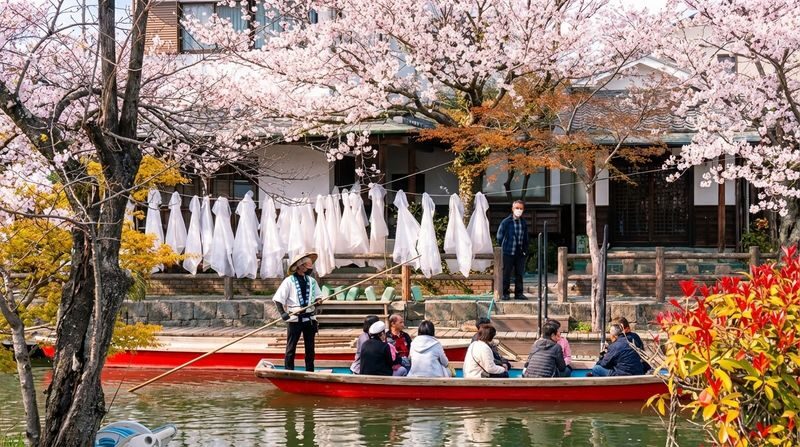Fukuoka Yanagawa River Cruise & Meoto Iwa Full-Day Tour - Guides, transport and the pace of the day