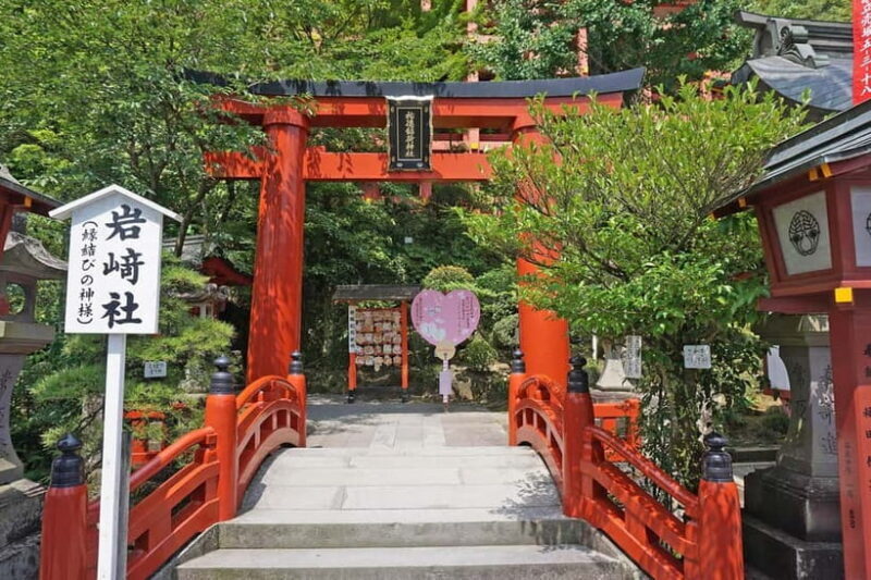 Fukuoka: Ytoku Inari Shrine & Ureshino Guided Tour - Key Points