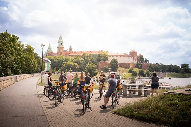 Full Bike Tour - the Old Town, Jewish Qtr & the Ghetto NEW BIKES - Authentic Experiences and Real Traveler Perspectives