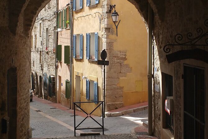 Full-Day 3 Village Tour of Provence: Splendid & Secret - Who Should Consider This Tour?