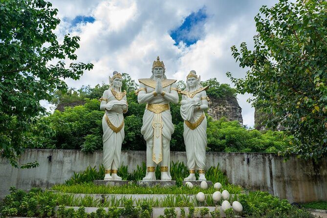 Full Day All Inclusive Uluwatu South Bali Private Tour - FAQs