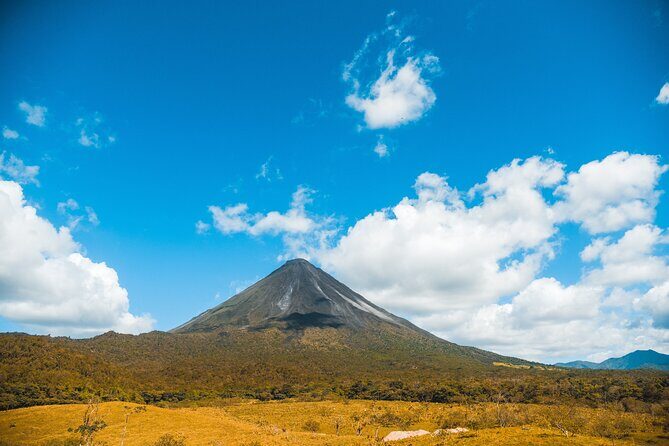 Full Day Arenal Volcano Hike and Hot Spring Experience with Lunch - FAQ