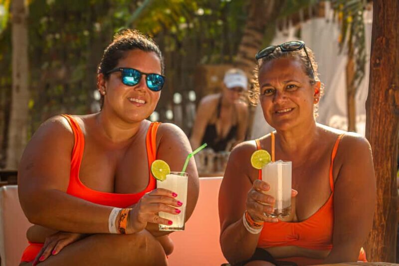 Full day at Isla baru playa blanca in Mambo Beach club - Key Points