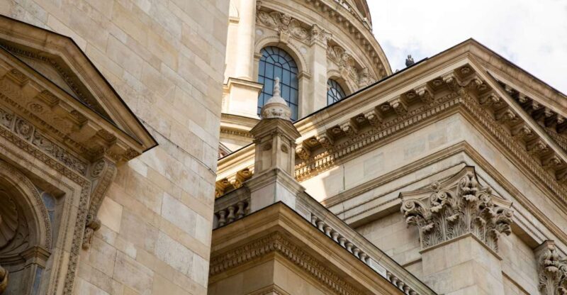 Full Day Budapest City Tour with Lunch, Wine & Dessert - Exploring Budapest: What to Expect on the Tour