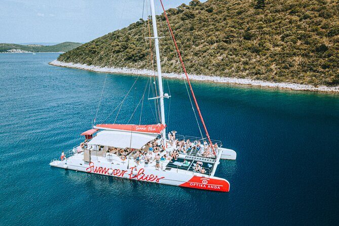 Full-Day Catamaran Cruise to Hvar & Pakleni Islands with Food and free Drinks - Practical Considerations