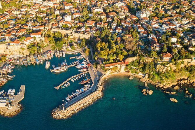 Full Day City Tour/2 Waterfalls, Boat Trip, Old Town - Who Will Love This Tour?