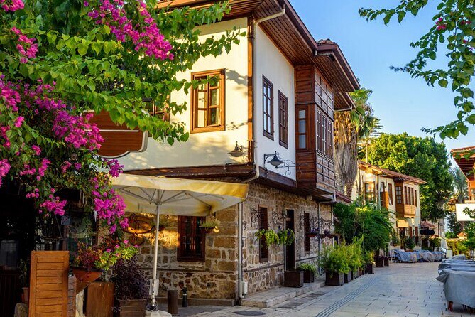 Full Day City Tour/2 Waterfalls, Boat Trip, Old Town - The Full Experience: A Detailed Review