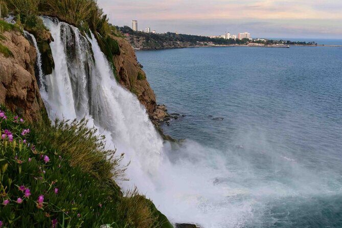 Full Day City Tour/2 Waterfalls, Boat Trip, Old Town - FAQs