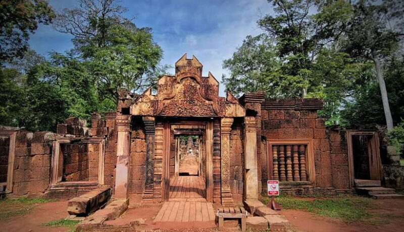 Full-Day Discover Banteay Srei & Kbal Spean Mountain - Key Points