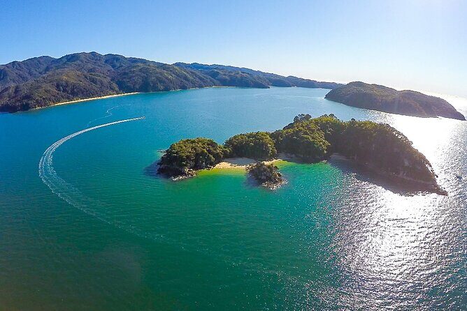 Full-Day Freedom Kayak Rental in New Zealand - The Flexibility and Independence of Unguided Paddling