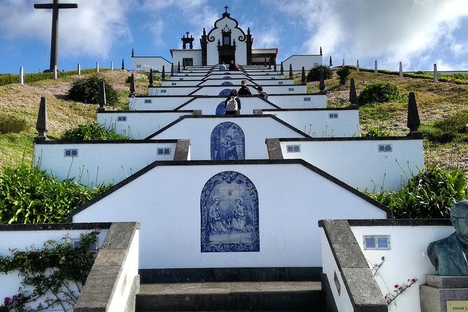 Full Day Jeep Tour Furnas with lunch (Cozido) and drinks included - A Closer Look at the São Miguel Jeep Tour