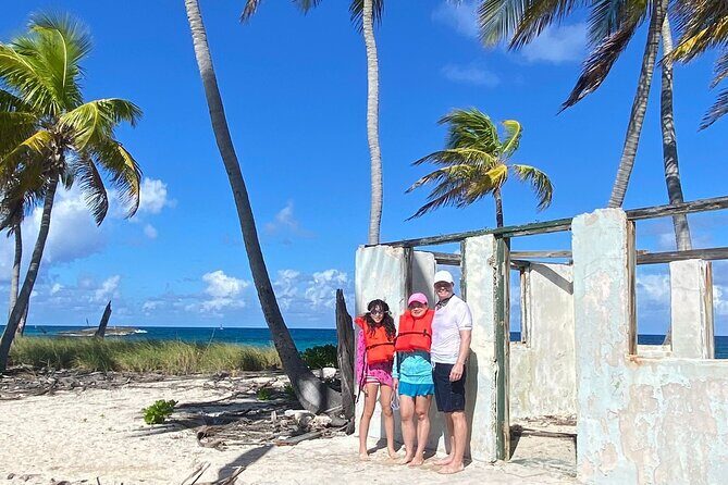 Full-Day Luxury Private Rose Island Pigs and Turtles Excursion - FAQs