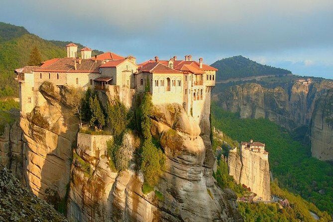 Full Day Meteora Monasteries from Chalkidiki - Exploring the Meteora Monasteries: A Deep Dive