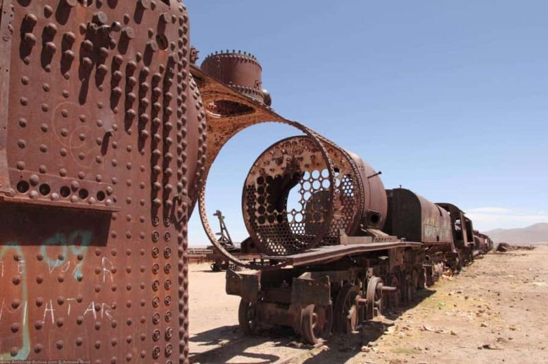 Full day of salt flats with accommodation in a salt hotel. - The Sum Up