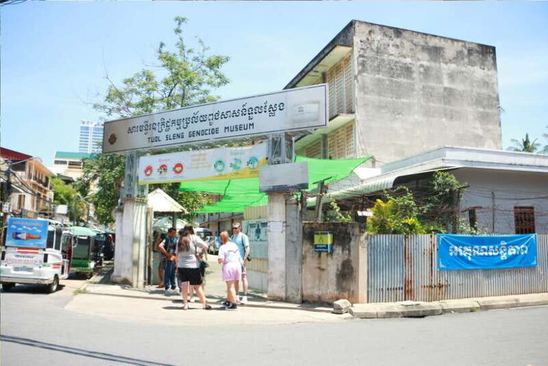 Full Day Phnom Penh City Tour with Private vehicle and guide - Key Points