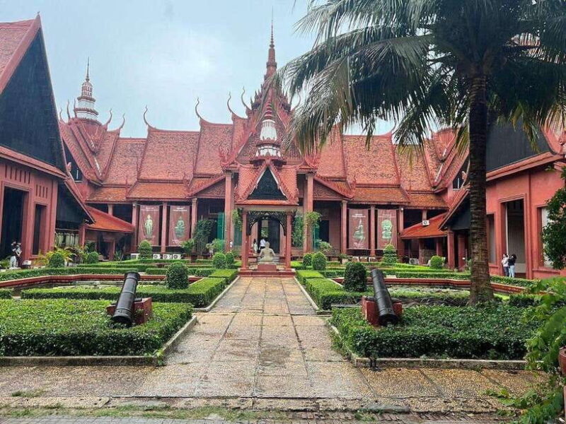 Full Day Phnom Penh Private Tour With Tour Guide - Exploring Phnom Penh: An Overview