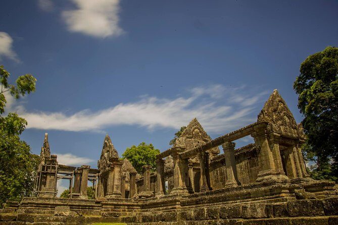 Full-Day Preah Vihear, Koh Ker and Beng Mealea Private Tour - Exploring Preah Vihear: A Cliff-Top Wonder