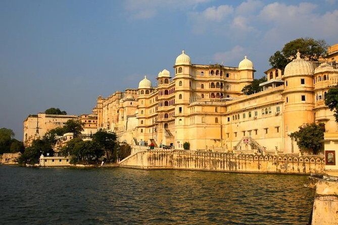 Full-Day Private City Tour of Udaipur Including Boat Ride in Lake Pichola - An In-Depth Look at the Udaipur Private Tour
