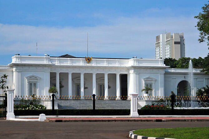 Full Day Private Jakarta Tour(Inc Lunch, Puppet show, & Souvenir) - FAQ