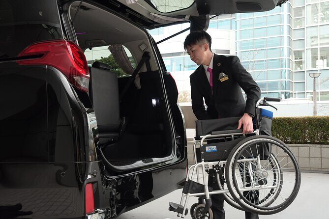 Full Day Private Tokyo Tour for Wheelchair Users - Imperial Palace