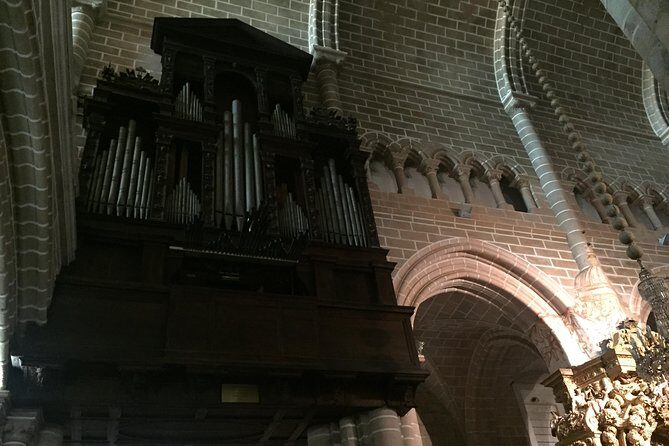 Full Day Private Tour in Évora and Arraiolos - FAQs