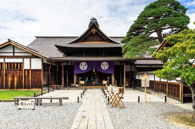 Full Day Private Tour in Takayama and Shirakawago - FAQs