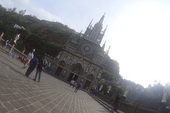 Full day private tour to Las Lajas Sanctuary from Quito. - The Journey to a Marvel: What to Expect