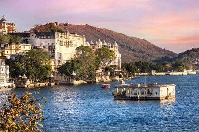 Full-Day Private Udaipur Sightseeing Tour with Optional Guide - Exploring Udaipur in Comfort and Style