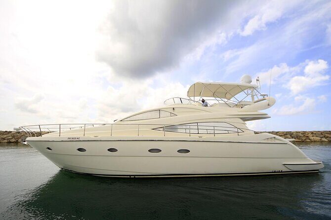 Full-Day Private Yacht Cruise in Saona Island with Lunch - Key Points