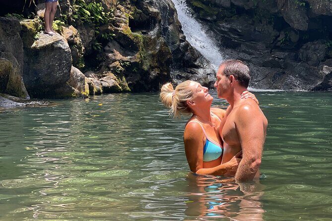 Full-Day Road to Hana and Waterfall Tour - Transportation, Group Size, and Comfort