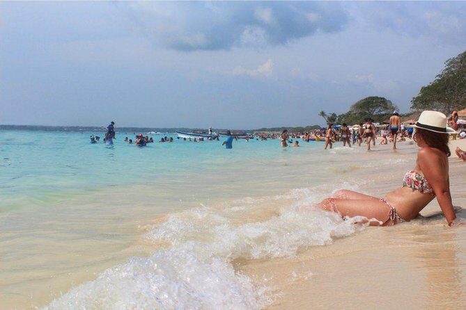 Full day rosario island, cholon, agua azul, baru and free snorkell - Who Should Consider This Tour?