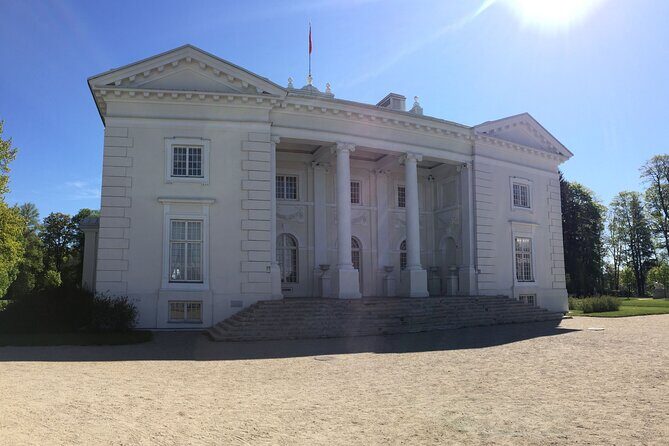 Full day Self-Guided trip to Trakai - bicycle rent for 24 h. and train tickets - Key Points