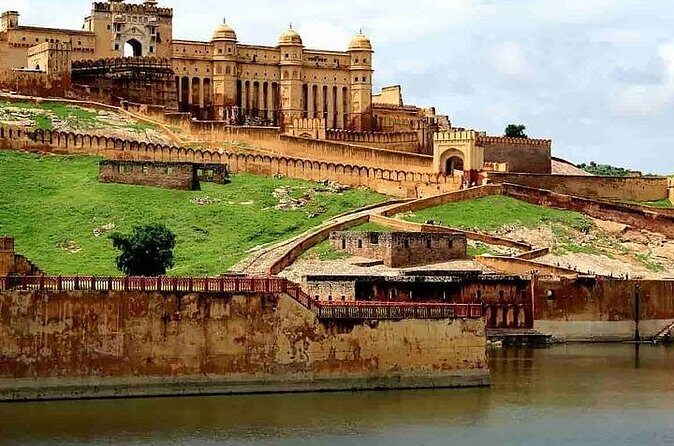 Full Day Sightseeing Jaipur Tour by Car With Guide Include Lunch - Who Should Take This Tour?