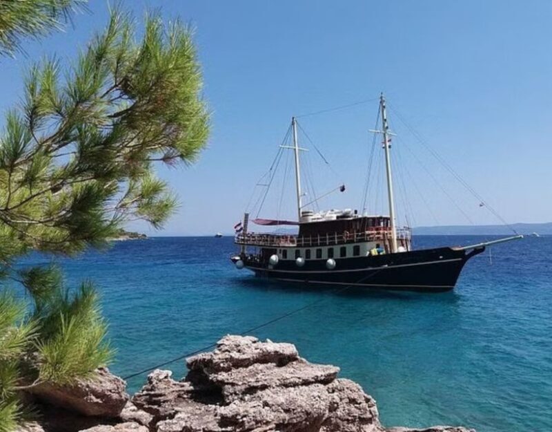 Full-Day Swimming and Snorkeling Tour in Split - Detailed Breakdown of the Itinerary