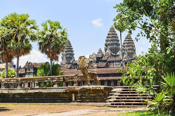 Full-Day Temples of Angkor Small Group Tour - A Day at Angkor: What to Expect from This Small-Group Tour