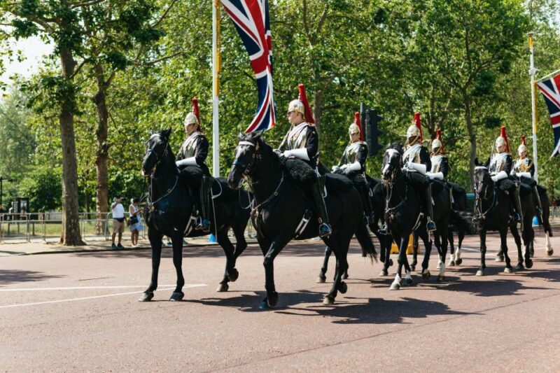 Full-Day Total London Tour & Flight on the London Eye - FAQs