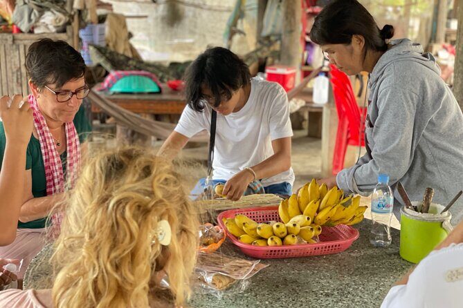 Full day tour by bicycle & tuk tuk,bamboo train,bat cave,villages - FAQ