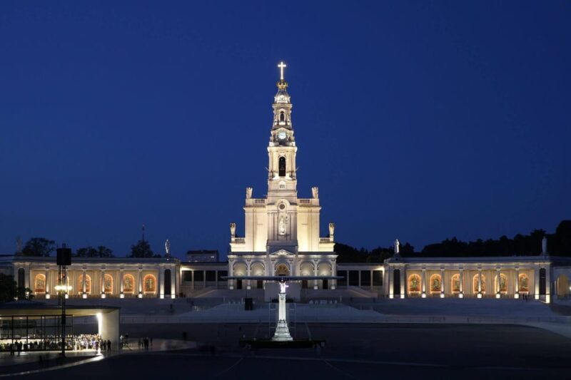 Full Day Tour Fatima, Nazare and Obidos - Key Points