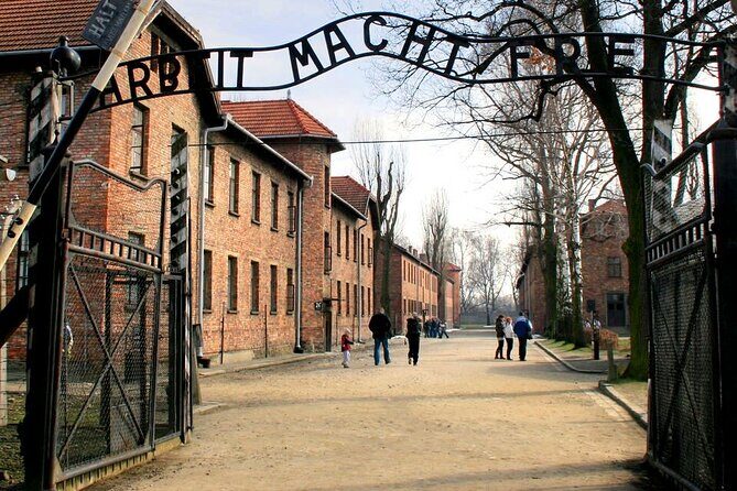 Full-Day Tour of Auschwitz and Wieliczka Salt Mine from Krakow - Final Thoughts