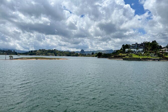 Full Day Tour to Guatape with Pickup Breakfast and Lunch - FAQ