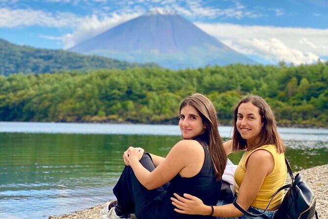 Full Day Tour to Mount Fuji in Spanish - Discovering Mount Fuji in Depth